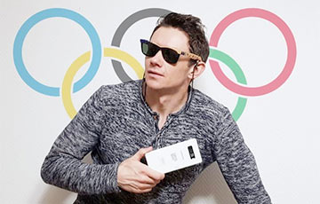 Белорусский спортсмен выставит на аукцион очки и смартфон с Олимпиады