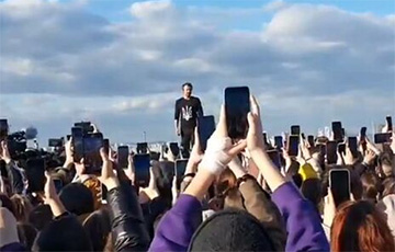 Группа «Океан Ельзи» спонтанно выступила в центре Киева