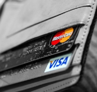 Минторг предлагает интернет-магазинам принимать к оплате банковские карточки