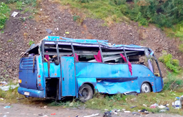 В Болгарии перевернулся автобус с туристами: 16 человек погибли