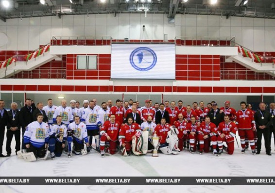 Хоккейная команда Александра Лукашенко снова победила
