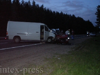 Водитель легковушки погиб в Ляховичском районе при столкновении с микроавтобусом