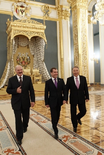 Договор о новом Евразийском экономическом союзе будет подписан к 1 января 2015 года - Медведев