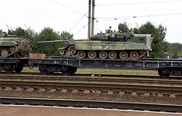 Режим Лукашенко, возможно, передает армии РФ свои танки
