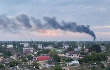 В Крыму раздаются мощные взрывы: под Джанкоем горит московитская военная часть