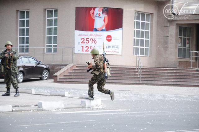 Отделение МВД в Мариуполе штурмовали «мирные люди» с автоматами и РПГ