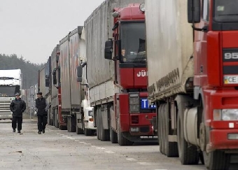 Движение грузовиков в пункте пропуска "Кузница-Брузги" на польско-белорусской границе остается заблокированным