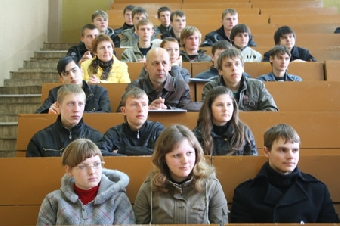 Абитуриенты могут записаться на профессионально-психологическое собеседование в Беларуси по 31 марта