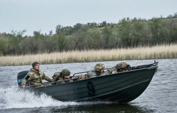 Украинский спецназ уничтожил сразу 15 лодок оккупантов в Херсонской области