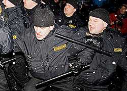 Немецкие полицейские обменяются опытом с белорусским ОМОНом
