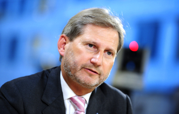 Еврокомиссар обсудил с правозащитниками сотрудничество Беларуси и ЕС