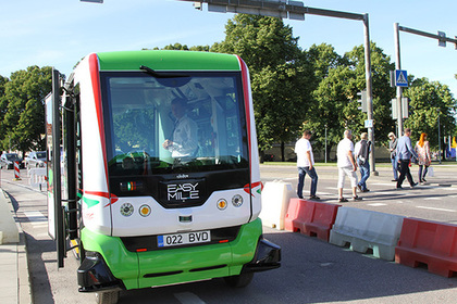 Беспилотные автобусы в Таллине нарушили ПДД на скорости 20 километров в час