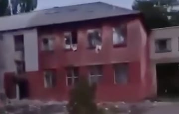 Появилось видео уничтожения казармы с бойцами Росгвардии в Кадиевке