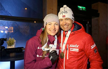 Бьорндален и Домрачева стали первыми мужем и женой с 2004-го, выигравшими медали ЧМ в один день