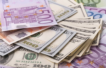 Беларусские банки изменили правила приема наличной валюты