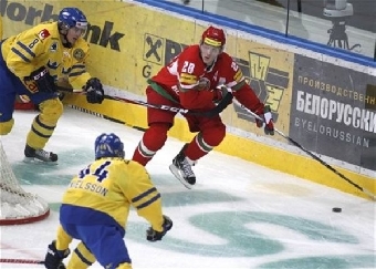 Белорусские хоккеисты второй день подряд по буллитам проиграли шведам в матче Евровызова