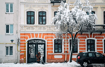 Западную Беларусь замело снегом