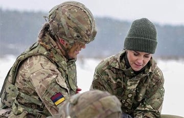Принцесса Уэльская в камуфляже посетила полигон в Северной Ирландии, где тренируются украинские военные