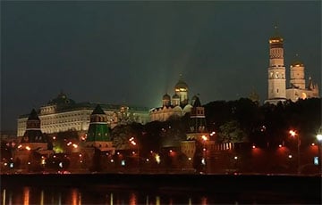 Обесточенный Кремль и сирены на Красной площади в Москве