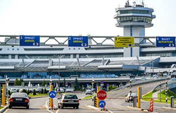 В аэропорту Минск теперь можно забронировать место на платной стоянке