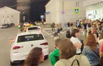 Взрывы в Белгороде: на ж/д вокзале стоят огромные очереди, чтобы выехать из города