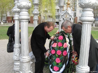 В Гомеле возложили венки и цветы к чернобыльской часовне (Фото)