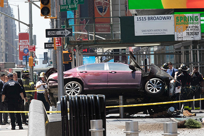 Протаранивший толпу в Нью-Йорке водитель арестован