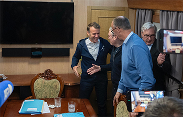 Во Франции высмеяли московитские фейки о поездке Макрона, Мерца и Стармера в Киев