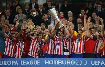 Футболисты мадридского "Атлетико" во второй раз выиграли Лигу Европы