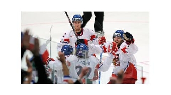 Сборная США лишь в овертайме одолела Казахстан, Чехия разгромила Италию на чемпионате мира по хоккею