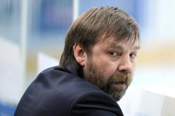 Главный тренер сборной России устроил скандал в Минске