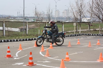 Мастерство фигурного вождения мотоцикла продемонстрируют участники республиканских соревнований в Минске