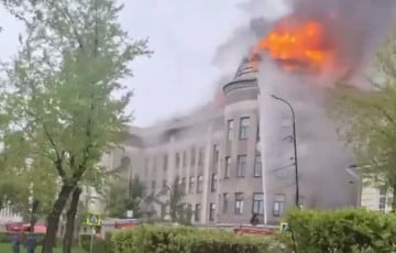 В Иркутске пылает НИИ, который занимается технологиями добычи золота