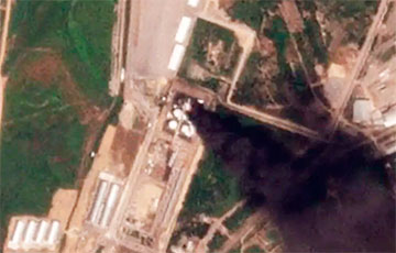 Горело три дня: спутниковые фото нефтебазы в московитском Азове после атаки