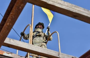 ВСУ уничтожили московитский триколор на границе с Черниговской областью