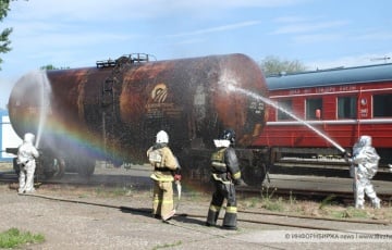 На Урале загорелись цистерны с газом