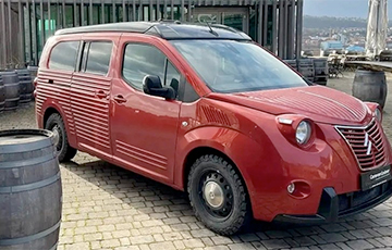 Citroen Berlingo превратили в оригинальный электрический автодом в ретро-стиле