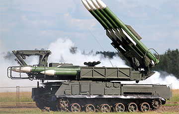 Московитский ЗРК «Бук-М2» показали за мгновение до попадания в него украинской ракеты