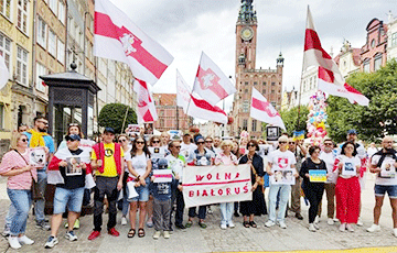 «Дулю с маком»: беларус из Варшавы ответил на предложение лукашистов