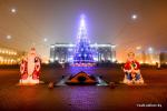 На улицах Минска зажгли новогоднюю иллюминацию