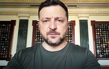 «Путин уже даже слово «ура» выговорить нормально не может»