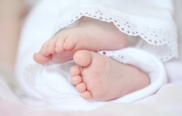 В Могилеве нашли брошенную новорожденную девочку в пакете