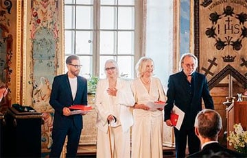 Король Швеции посвятил в рыцари музыкантов знаменитой поп-группы АВВА