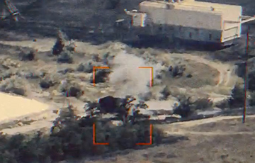 Украинские воины двойным ударом полностью уничтожили московитский танк