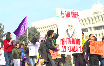 Марши и забастовки: мир отпраздновал международный женский день