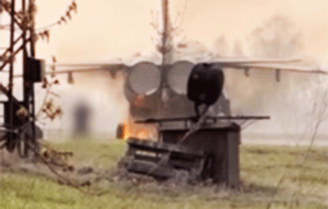 В Новосибирске партизаны сожгли боевой самолет РФ