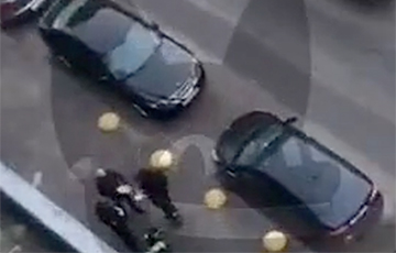 Бежал, как антилопа: в Московии сняли на видео яростный побег парня от полиции с повесткой