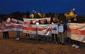 Белорусские диаспоры по всему миру вышли на акции в поддержку политзаключенных
