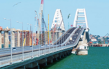 Украинский министр: Части Крымского моста движутся в разных направлениях