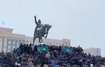 В чем особенности революции в Казахстане?